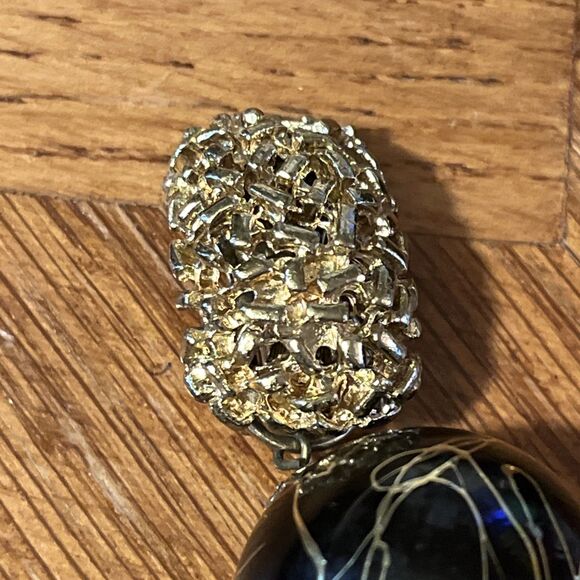 Very Fun Vintage Goldtone Black & Gold Painted Ball Modernist Clip On Earrings - Picture 2 of 7